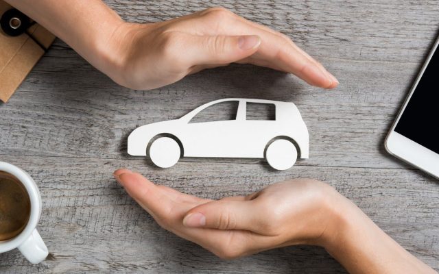 Kavicsfelverődés a szélvédőn: A Casco fizet, vagy Te állod a csekket?