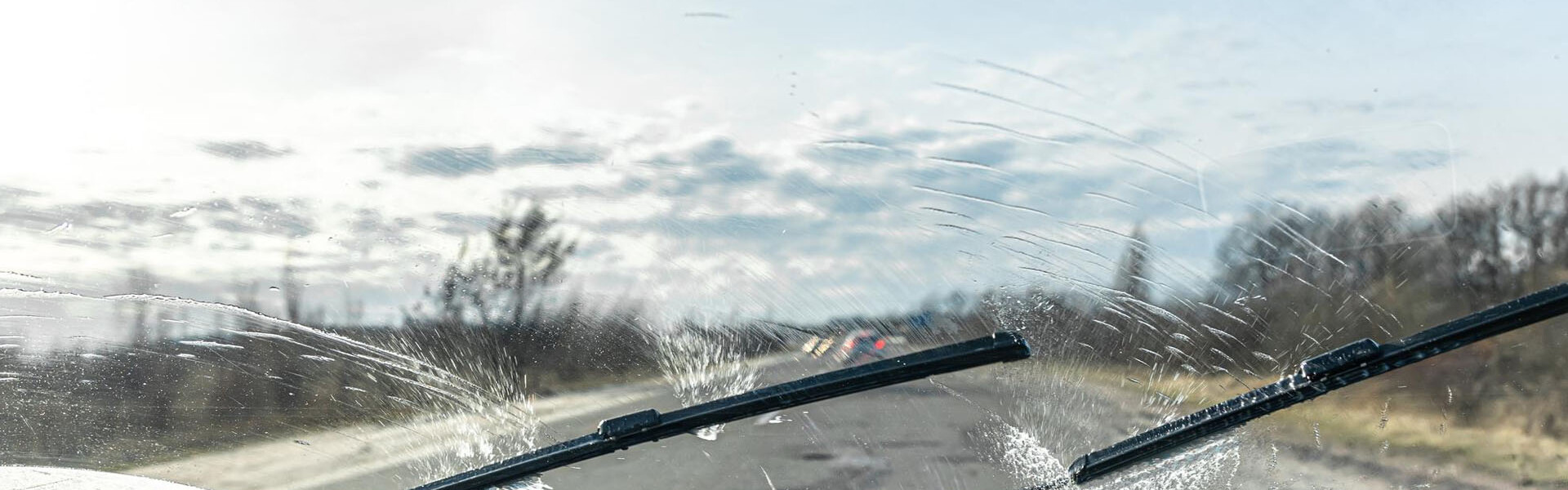 Ablaktörlő lapát cseréje - Miért fontos tavasszal az ablaktörlő lapát cseréje?
