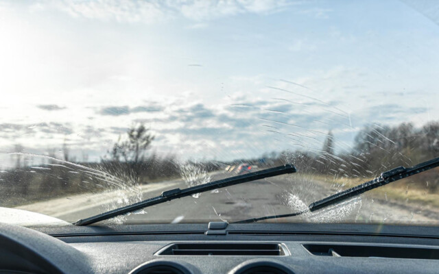 Miért fontos tavasszal az ablaktörlő lapát cseréje?